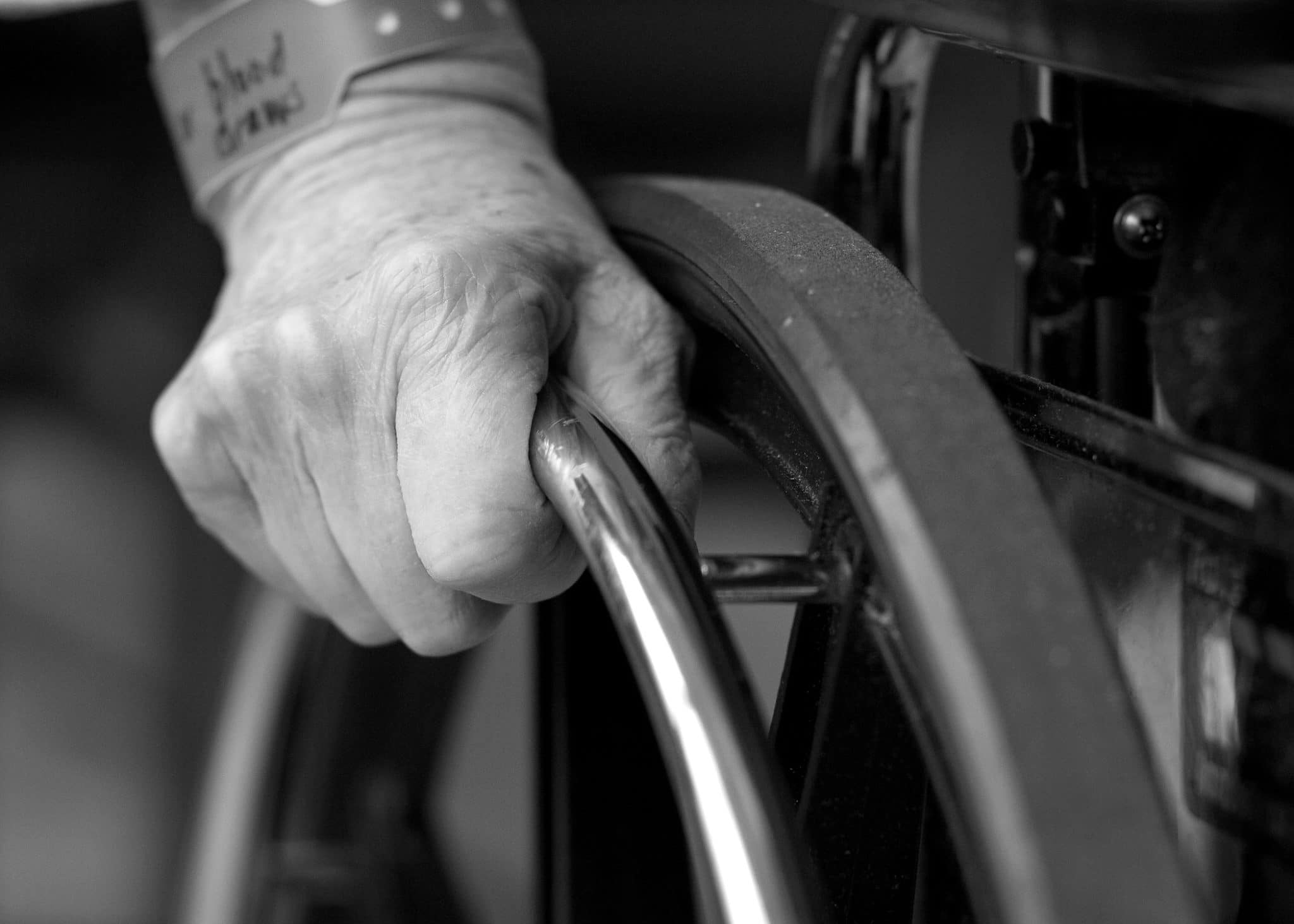 https://wheel-life.com/wp-content/uploads/2013/05/wheelchairbandwrist.jpg